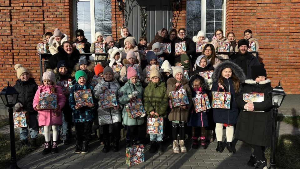 «Крепкая семья» организовала праздник для детей из Луганска и Александровска «Крепкая семья» организовала праздник для детей из Луганска и Александровска