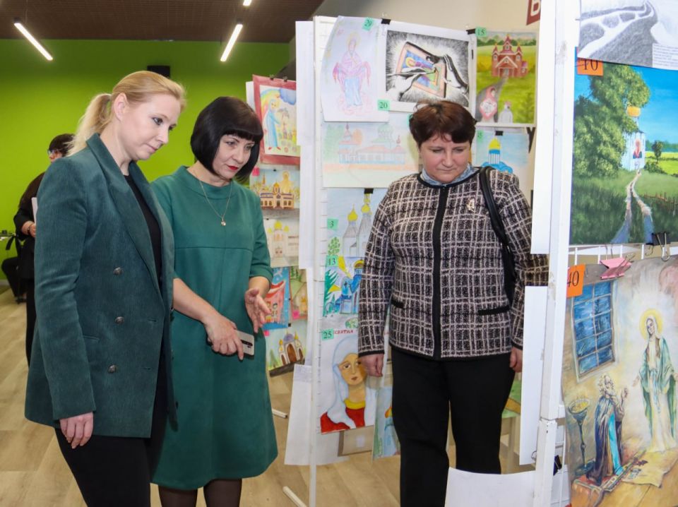 В Луганске в 11-й раз проходит творческий конкурс «Край луганский православный» В Луганске в 11-й раз проходит творческий конкурс «Край луганский православный»