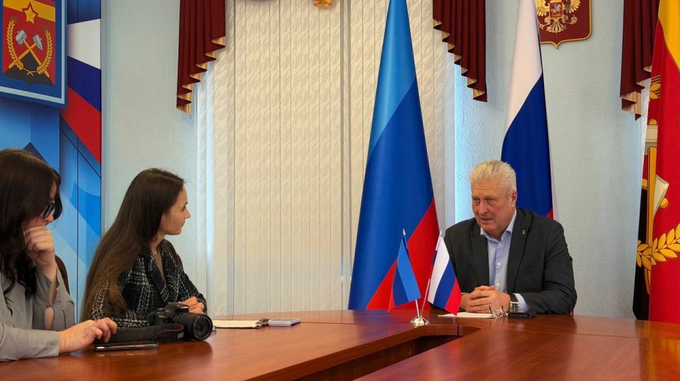 Сергей Козенко: Встретился с представителями СМИ Краснодонского муниципального округа, в рамках чего ответил на вопросы корреспондентов Сергей Козенко: Встретился с представителями СМИ Краснодонского муниципального округа, в рамках чего ответил на вопросы корреспондентов