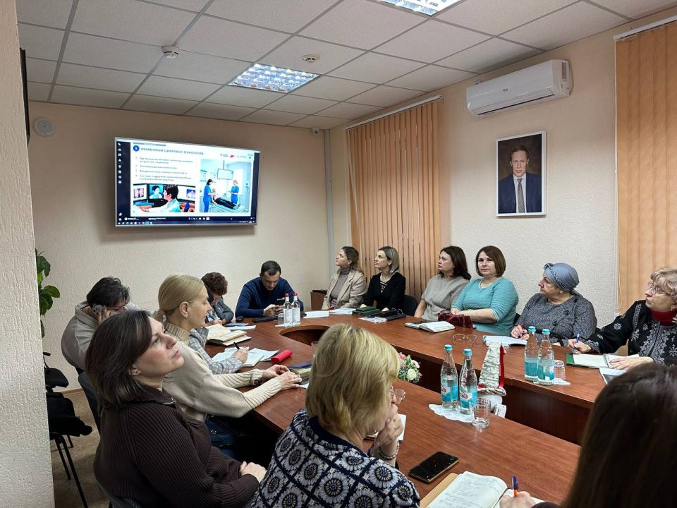 Директор Территориального фонда обязательного медицинского страхования Луганской Народной Республики Алексей Сергеевич Рощин совместно с министром здравоохранения Луганской Народной Республики Пащенко Наталией Александровной... Директор Территориального фонда обязательного медицинского страхования Луганской Народной Республики Алексей Сергеевич Рощин совместно с министром здравоохранения Луганской Народной Республики Пащенко Наталией Александровной...