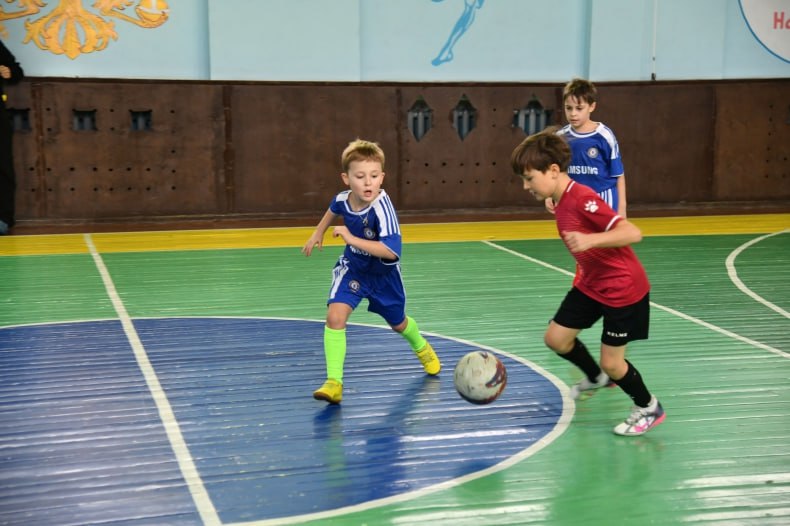 Новогодний турнир по мини-футболу зажег звезды в свердловском «Шахтере» Новогодний турнир по мини-футболу зажег звезды в свердловском «Шахтере»
