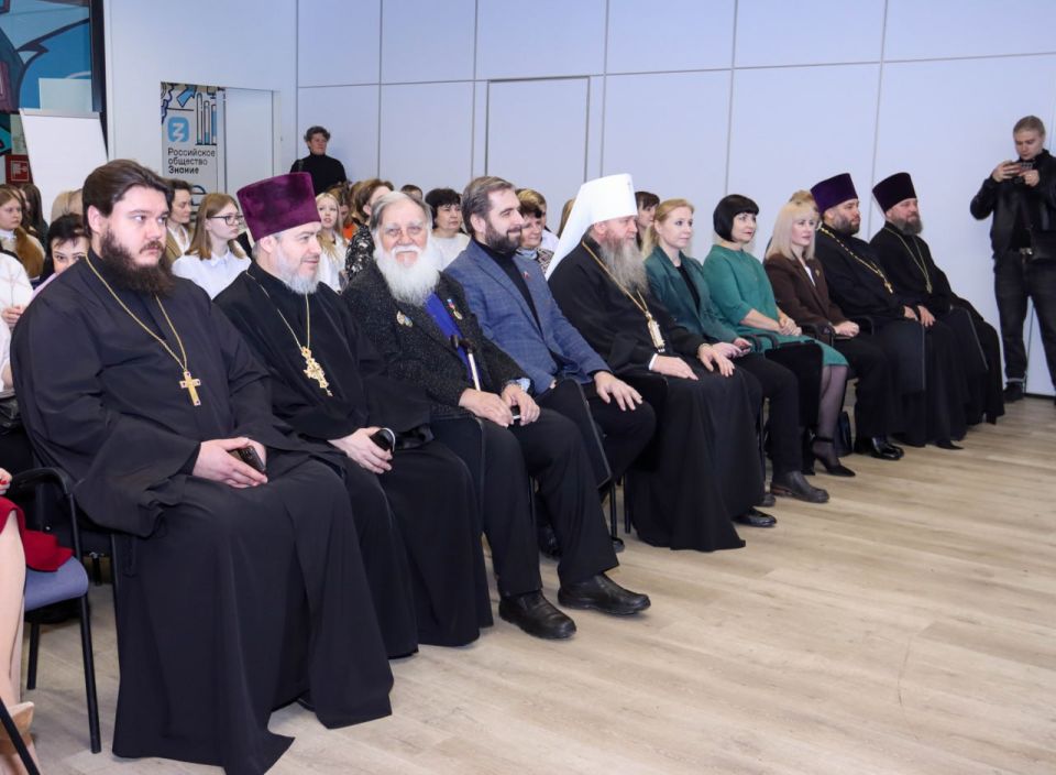 В Луганске в 11-й раз проходит творческий конкурс «Край луганский православный» В Луганске в 11-й раз проходит творческий конкурс «Край луганский православный»