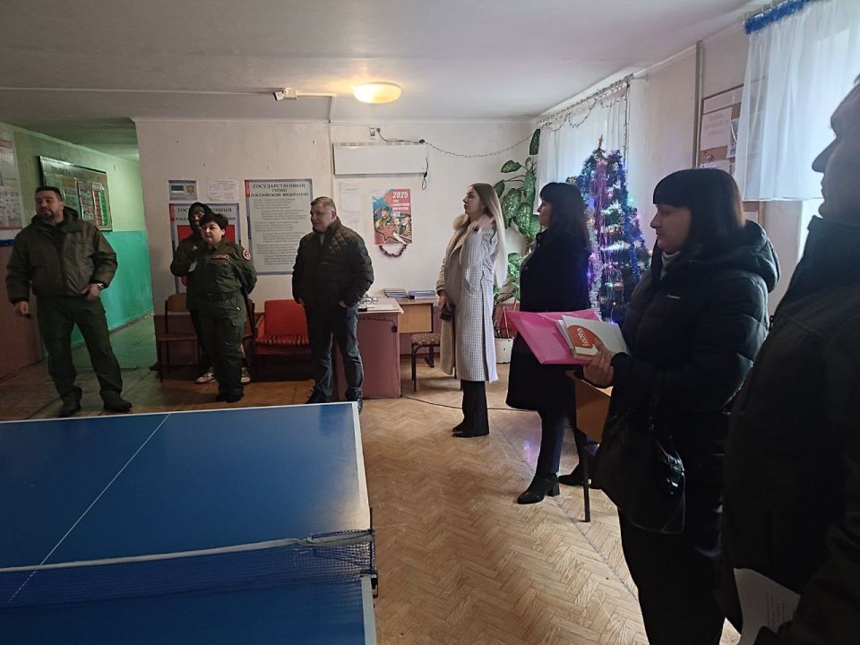 Антитеррористическая тренировка в Кленовской школе им. Гвардии капитана Д.М Антитеррористическая тренировка в Кленовской школе им. Гвардии капитана Д.М