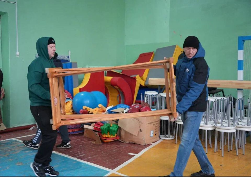 Сегодня в Стаханов прибыла первая машина с гуманитарным грузом от Благотворительного Фонда «Победа», Московского городского отделения ЛДПР при поддержке депутата Государственной Думы от ЛДПР Дмитрия Свищёва Сегодня в Стаханов прибыла первая машина с гуманитарным грузом от Благотворительного Фонда «Победа», Московского городского отделения ЛДПР при поддержке депутата Государственной Думы от ЛДПР Дмитрия Свищёва