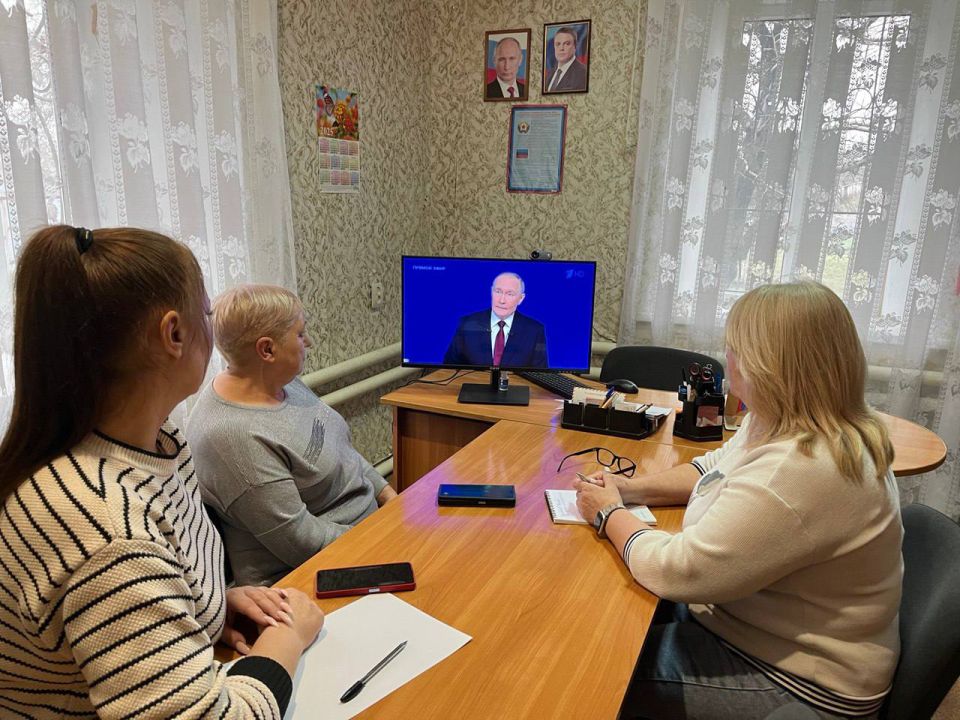 Сергей Соловьев: Только что вместе с нашей великой страной мы с вами стали зрителями итоговой прямой линии с Президентом России Владимиром Владимировичем Путиным Сергей Соловьев: Только что вместе с нашей великой страной мы с вами стали зрителями итоговой прямой линии с Президентом России Владимиром Владимировичем Путиным