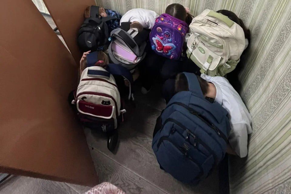 В Свердловском муниципальном округе прошли плановые учения по антитеррористической защищенности В Свердловском муниципальном округе прошли плановые учения по антитеррористической защищенности