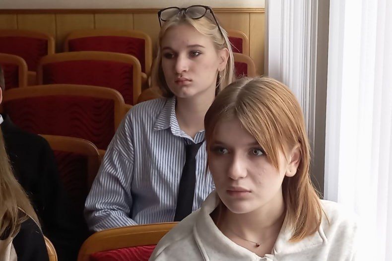 В Администрации округа провели телемост «Свердловск - Калининград» В Администрации округа провели телемост «Свердловск - Калининград»