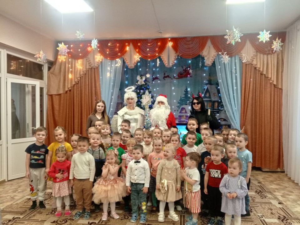 Сегодня, с целью приобщения детей к культуре русского народа, знакомства с историей жизни Святого Николая, воспитания у детей уважительного отношения к другим людям в ГБДОУ ЛНР «Беловодский ЯС №2 «Радуга» прошло... Сегодня, с целью приобщения детей к культуре русского народа, знакомства с историей жизни Святого Николая, воспитания у детей уважительного отношения к другим людям в ГБДОУ ЛНР «Беловодский ЯС №2 «Радуга» прошло...