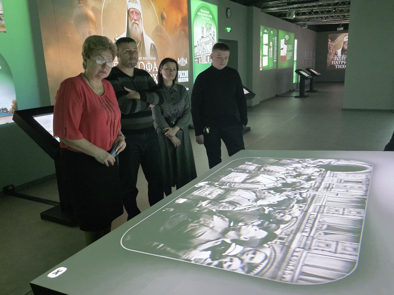 Ольга Бас: В Луганске открылась мультимедийная выставка «Голгофа Патриарха Тихона» Ольга Бас: В Луганске открылась мультимедийная выставка «Голгофа Патриарха Тихона»