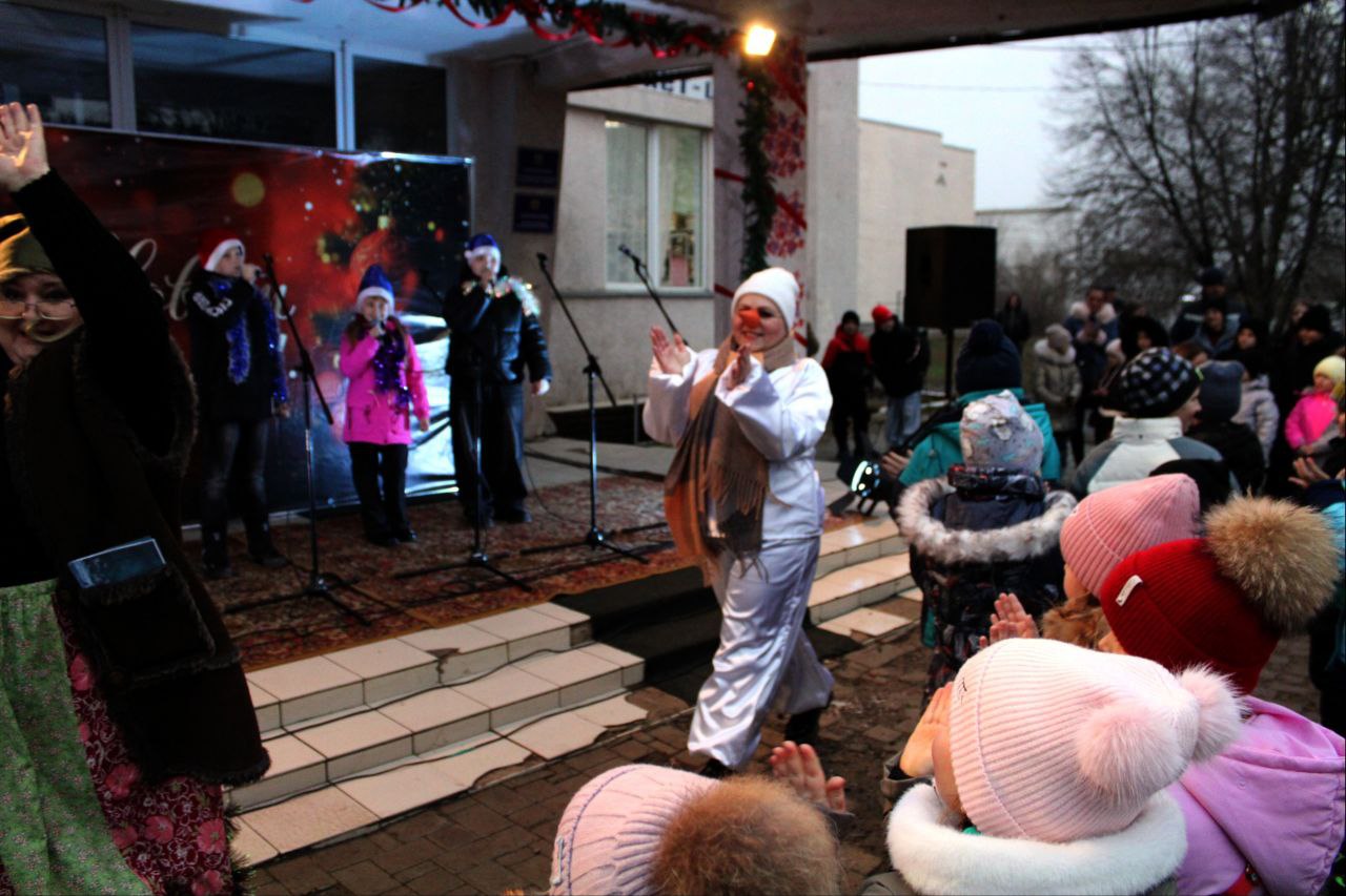 Праздничная атмосфера наполнила Троицкое! Праздничная атмосфера наполнила Троицкое!