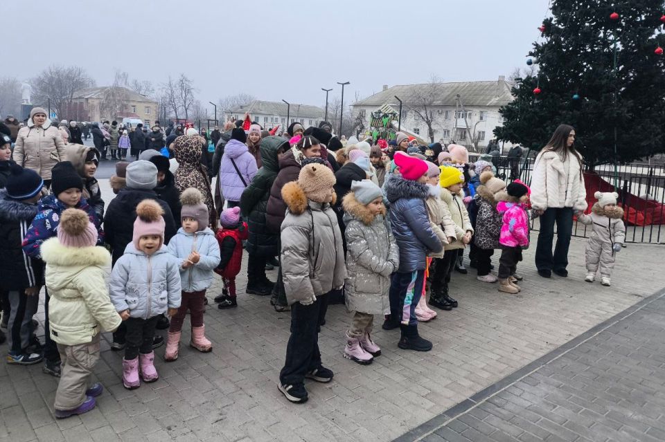 Открытие городской новогодней ёлки состоялось в г. Червонопартизанск Открытие городской новогодней ёлки состоялось в г. Червонопартизанск