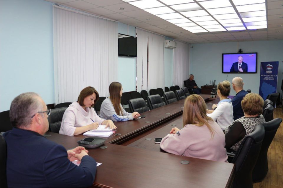 Сергей Саенко: Сегодня вместе со своими коллегами следил за прямой линией Президента РФ. Это не просто диалог главы государства с гражданами, а стратегическая точка отсчёта для дальнейшей работы на всех уровнях власти Сергей Саенко: Сегодня вместе со своими коллегами следил за прямой линией Президента РФ. Это не просто диалог главы государства с гражданами, а стратегическая точка отсчёта для дальнейшей работы на всех уровнях власти