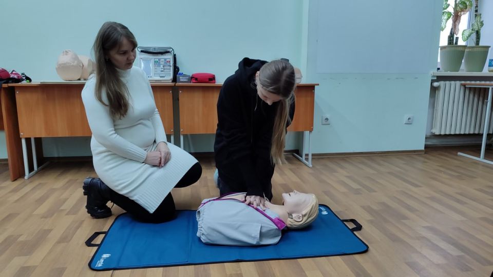 Ученики сразу двух школ за два дня Луганска побывали на профориентационной экскурсии в скорой помощи Ученики сразу двух школ за два дня Луганска побывали на профориентационной экскурсии в скорой помощи