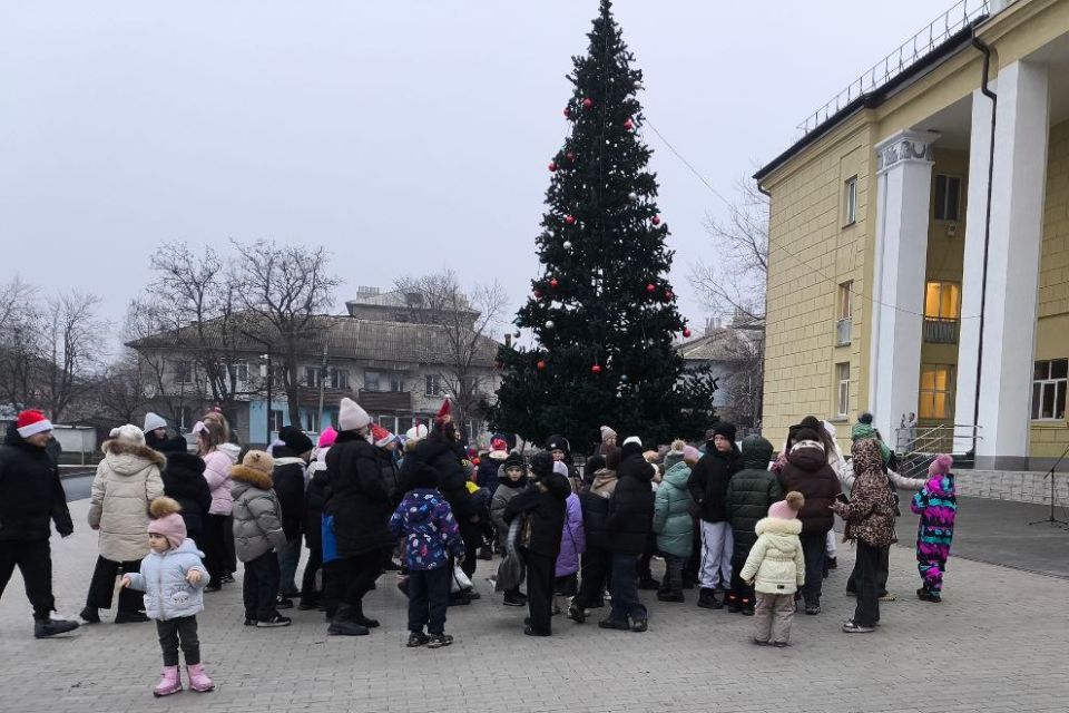 Открытие городской новогодней ёлки состоялось в г. Червонопартизанск Открытие городской новогодней ёлки состоялось в г. Червонопартизанск