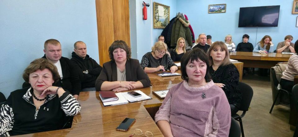 Игорь Рябушкин: 18 декабря принял участие в III заседании комитета Региональной организации Общероссийского Профсоюза образования в Луганской Народной Республике Игорь Рябушкин: 18 декабря принял участие в III заседании комитета Региональной организации Общероссийского Профсоюза образования в Луганской Народной Республике