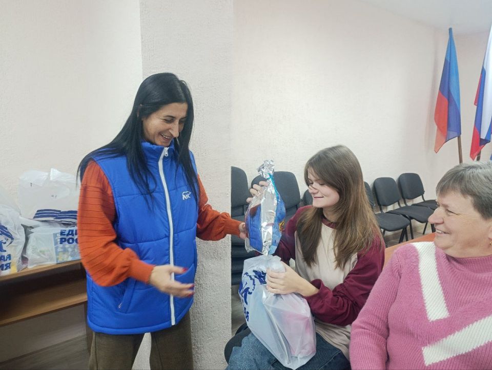 День святителя Николая Чудотворца –любимый праздник взрослых и детей, который отмечается ежегодно как праздник добра и верности традициям, как один из новогодних праздников День святителя Николая Чудотворца –любимый праздник взрослых и детей, который отмечается ежегодно как праздник добра и верности традициям, как один из новогодних праздников