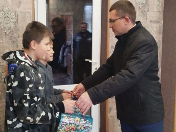 Евгений Морозов: Побывать в гостях у приемной семьи Маликовых удается не часто, но в День Николая Чудотворца - об этой традиции я не забываю