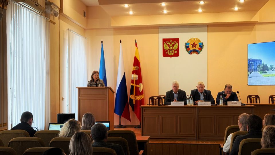 Владимир Шавлай: Сегодня прошло 43-е заседание Совета Краснодонского муниципального округа Луганской Народной Республики, на котором были приняты стратегически важные решения Владимир Шавлай: Сегодня прошло 43-е заседание Совета Краснодонского муниципального округа Луганской Народной Республики, на котором были приняты стратегически важные решения