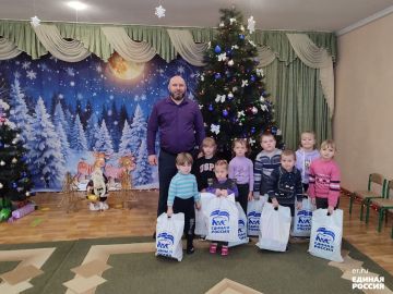 «Эстафета добрых дел». В преддверии волшебного праздника, наполненного ожиданием чудес и радостными улыбками, Секретарь местного отделения партии "ЕДИНАЯ РОССИЯ", Глава Кременского муниципального округа Вячеслав Третьяков...