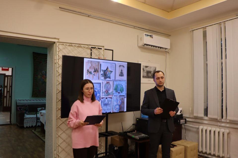 Сегодня, в преддверии зимних праздников, в Музее истории города Ровеньки царила атмосфера творчества и предвкушения чуда Сегодня, в преддверии зимних праздников, в Музее истории города Ровеньки царила атмосфера творчества и предвкушения чуда