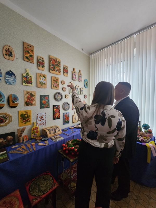 Галина Дуброва: Сегодня вместе с коллегой Алексеем Артеменко посетили Луганский техникум-интернат, где обучаются дети-сироты и дети с ограниченными возможностями здоровья Галина Дуброва: Сегодня вместе с коллегой Алексеем Артеменко посетили Луганский техникум-интернат, где обучаются дети-сироты и дети с ограниченными возможностями здоровья