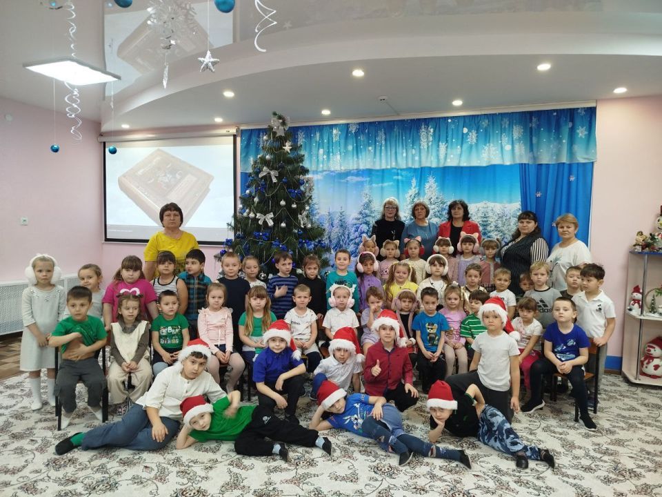 В рамках реализации партпроекта «Культура малой Родины» активисты и сторонники партии «Единая Россия» организовали в государственном бюджетном дошкольном учебном учреждении ЛНР «Беловодский ясли-сад №3 «Родничок» праздничное... В рамках реализации партпроекта «Культура малой Родины» активисты и сторонники партии «Единая Россия» организовали в государственном бюджетном дошкольном учебном учреждении ЛНР «Беловодский ясли-сад №3 «Родничок» праздничное...