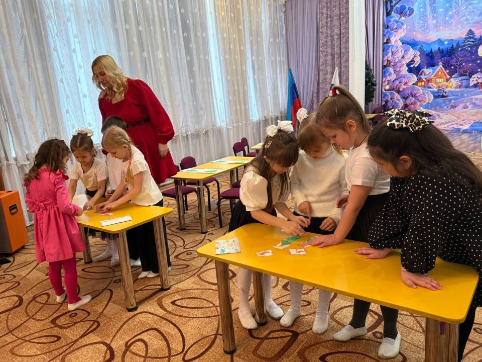 В детском саду «Ладушки» прошло открытое занятие кружковой деятельности «Английский для дошкольников», которое было организовано для родительской общественности В детском саду «Ладушки» прошло открытое занятие кружковой деятельности «Английский для дошкольников», которое было организовано для родительской общественности