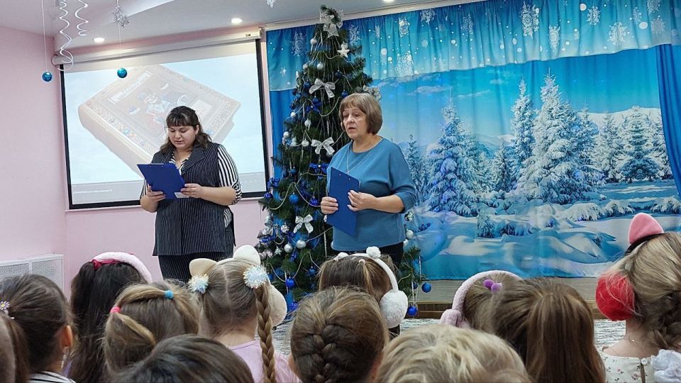 В рамках реализации партпроекта «Культура малой Родины» активисты и сторонники партии «Единая Россия» организовали в государственном бюджетном дошкольном учебном учреждении ЛНР «Беловодский ясли-сад №3 «Родничок» праздничное... В рамках реализации партпроекта «Культура малой Родины» активисты и сторонники партии «Единая Россия» организовали в государственном бюджетном дошкольном учебном учреждении ЛНР «Беловодский ясли-сад №3 «Родничок» праздничное...