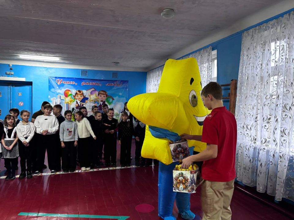 День Святого Николая в Ровеньках: Сладкие подарки и тепло сердец от Республики Коми День Святого Николая в Ровеньках: Сладкие подарки и тепло сердец от Республики Коми