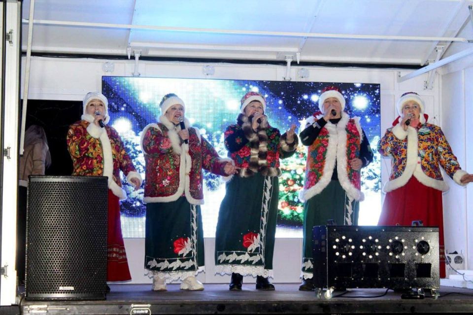 Сегодня Главная новогодняя ёлка городского округа город Кировск зажгла свои огни! Сегодня Главная новогодняя ёлка городского округа город Кировск зажгла свои огни!