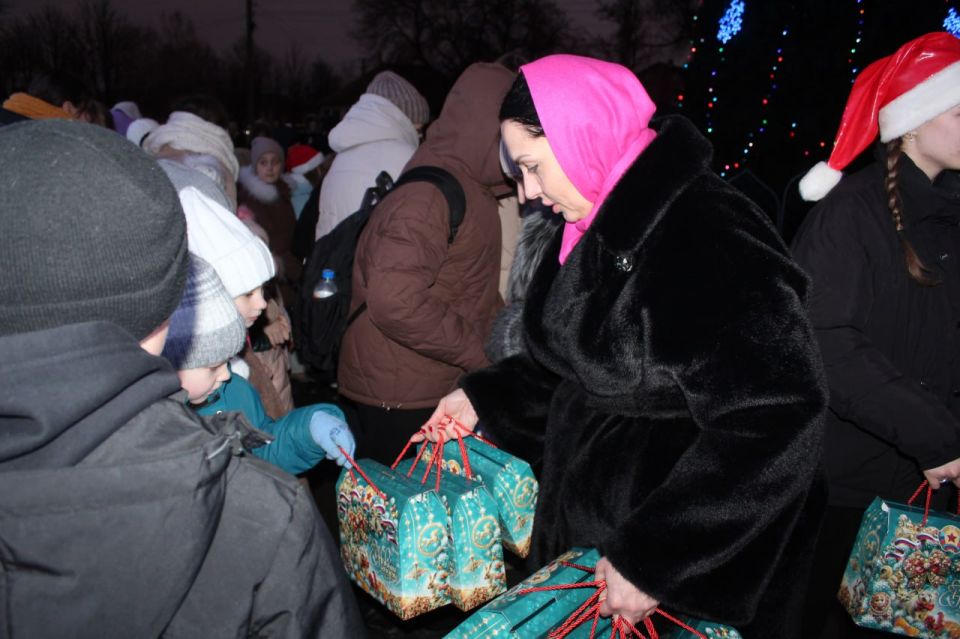 Новопсков встречает новогодние праздники! Новопсков встречает новогодние праздники!