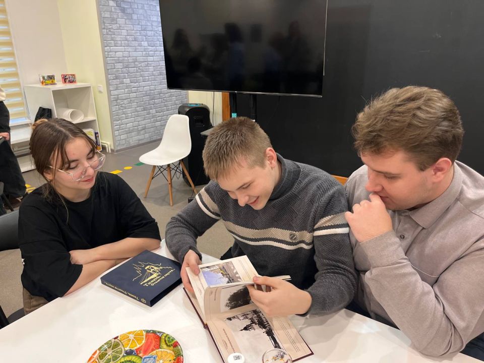 Мастер-класс по актерскому мастерству в центре молодежных инициатив «Гравитация» Мастер-класс по актерскому мастерству в центре молодежных инициатив «Гравитация»