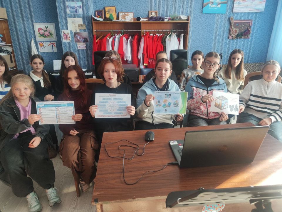В Кировском городском Дворце культуры состоялся познавательный час «Терроризм в интернете» В Кировском городском Дворце культуры состоялся познавательный час «Терроризм в интернете»