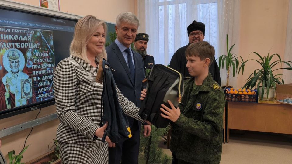 Евгений Морозов: Праздничный день, посвящённый Святителю Николаю Чудотворцу, в Брянке всегда проходит очень насыщенно Евгений Морозов: Праздничный день, посвящённый Святителю Николаю Чудотворцу, в Брянке всегда проходит очень насыщенно