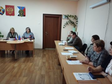 Сегодня в Администрации городского округа город Ровеньки заместитель Главы Администрации Кравченко Елена Валериевна провела заседание комиссии по натуральной безвозмездной помощи населению, в ходе которого рассмотрены...