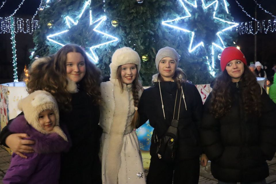 В Северодонецке "ЕДИНАЯ РОССИЯ" поздравила детей с Днем святителя Николая Чудотворца в детской поликлинике и центре детской реабилитации В Северодонецке "ЕДИНАЯ РОССИЯ" поздравила детей с Днем святителя Николая Чудотворца в детской поликлинике и центре детской реабилитации