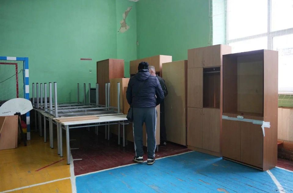Сегодня в Стаханов прибыла первая машина с гуманитарным грузом от Благотворительного Фонда «Победа», Московского городского отделения ЛДПР при поддержке депутата Государственной Думы от ЛДПР Дмитрия Свищёва Сегодня в Стаханов прибыла первая машина с гуманитарным грузом от Благотворительного Фонда «Победа», Московского городского отделения ЛДПР при поддержке депутата Государственной Думы от ЛДПР Дмитрия Свищёва