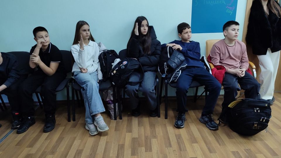 Ученики сразу двух школ за два дня Луганска побывали на профориентационной экскурсии в скорой помощи Ученики сразу двух школ за два дня Луганска побывали на профориентационной экскурсии в скорой помощи