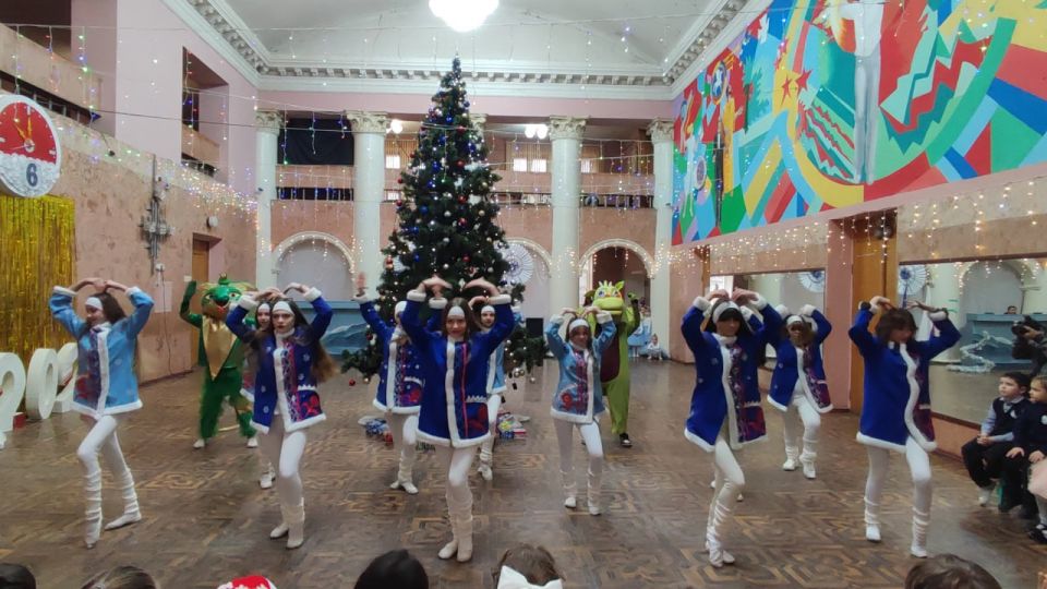 В Молодогвардейске прошёл праздник «Николай Чудотворец идет в гости» В Молодогвардейске прошёл праздник «Николай Чудотворец идет в гости»