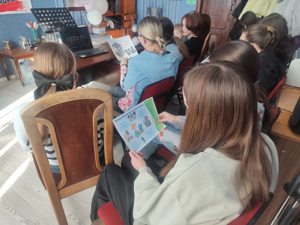 В Кировском городском Дворце культуры состоялся познавательный час «Терроризм в интернете» В Кировском городском Дворце культуры состоялся познавательный час «Терроризм в интернете»