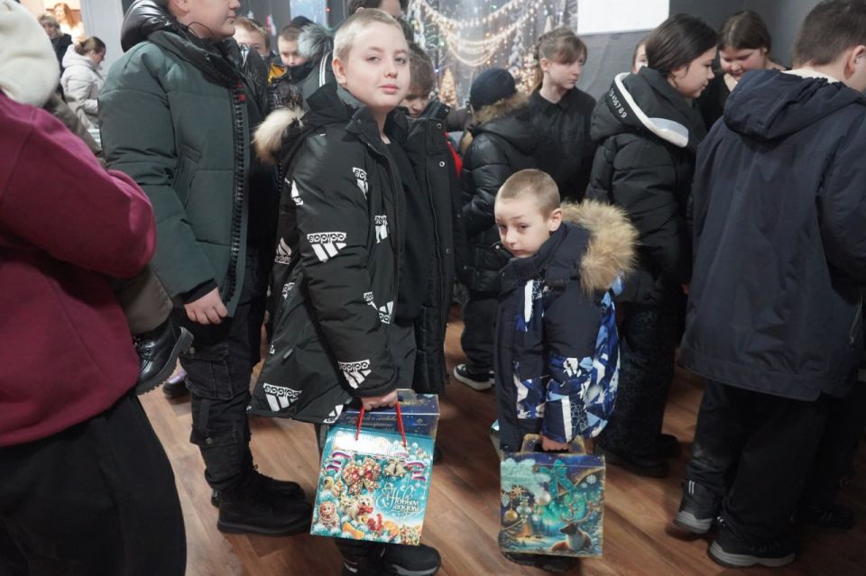 Она пожелала всем присутствующим верить в настоящую сказку: Она пожелала всем присутствующим верить в настоящую сказку: