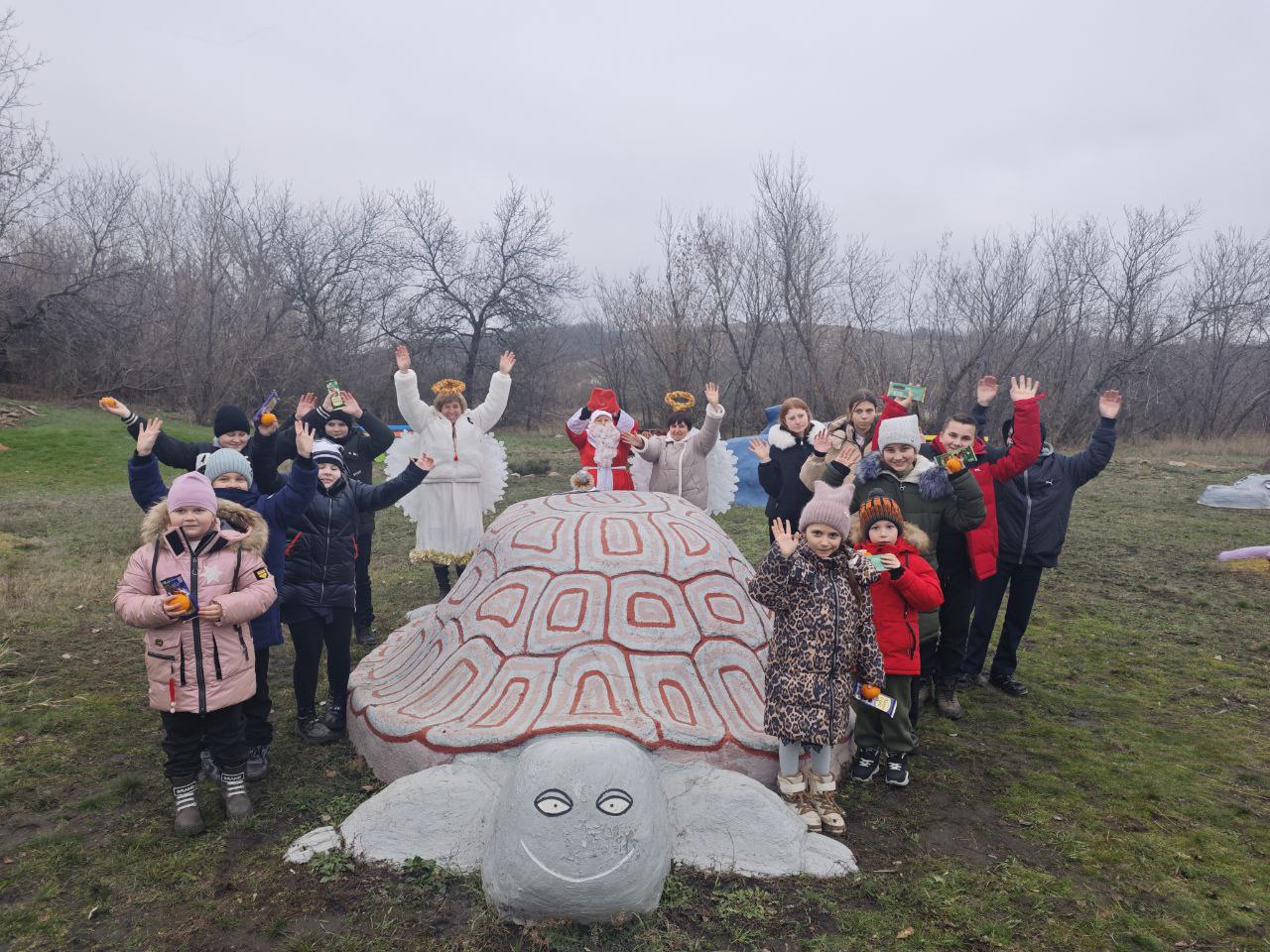 19 декабря, в светлый праздник Дня Николая Чудотворца, сотрудники Малоивановского Дома культуры совместно с заведующей библиотекой № 6 подготовили для ребят насыщенную и разнообразную поздравительную программу 19 декабря, в светлый праздник Дня Николая Чудотворца, сотрудники Малоивановского Дома культуры совместно с заведующей библиотекой № 6 подготовили для ребят насыщенную и разнообразную поздравительную программу