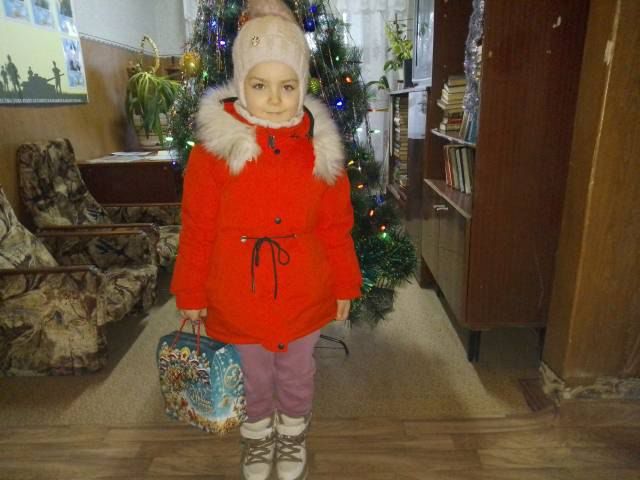 С 19 декабря на Краснодонщине началась выдача сладких новогодних подарков от Главы Луганской Народной Республики и Губернатора Тюменской области детям, которые не посещают образовательные учреждения С 19 декабря на Краснодонщине началась выдача сладких новогодних подарков от Главы Луганской Народной Республики и Губернатора Тюменской области детям, которые не посещают образовательные учреждения