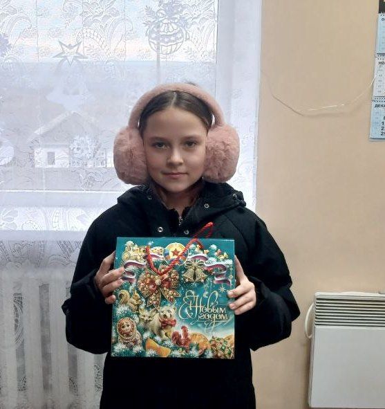 С 19 декабря на Краснодонщине началась выдача сладких новогодних подарков от Главы Луганской Народной Республики и Губернатора Тюменской области детям, которые не посещают образовательные учреждения С 19 декабря на Краснодонщине началась выдача сладких новогодних подарков от Главы Луганской Народной Республики и Губернатора Тюменской области детям, которые не посещают образовательные учреждения