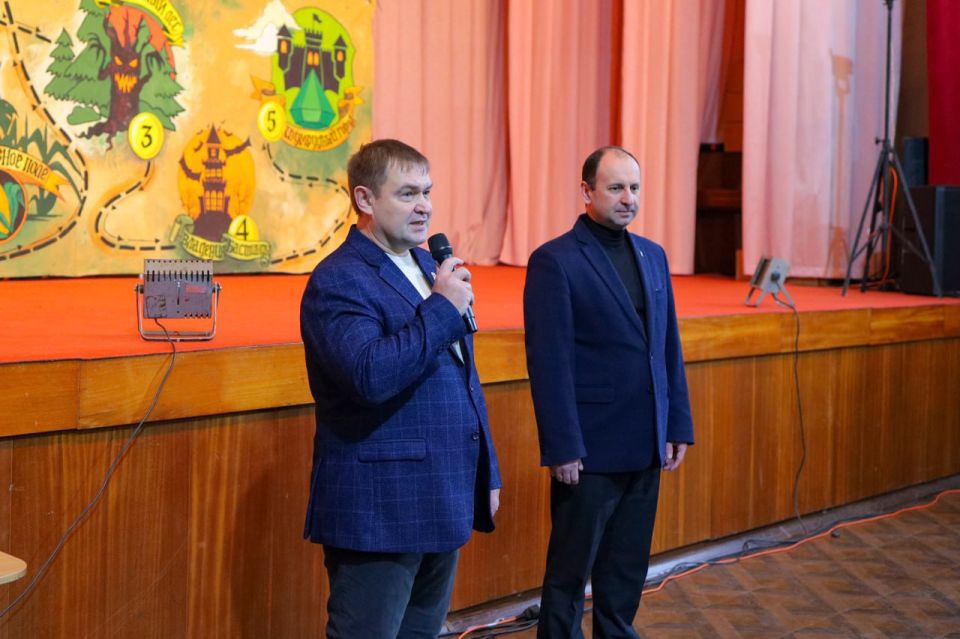 Константин Бутримов: ДОБРАЯ ТРАДИЦИЯ: В ЛНР ОТКРЫЛАСЬ «НОВОГОДНЯЯ ПРОФСОЮЗНАЯ ЁЛКА» Константин Бутримов: ДОБРАЯ ТРАДИЦИЯ: В ЛНР ОТКРЫЛАСЬ «НОВОГОДНЯЯ ПРОФСОЮЗНАЯ ЁЛКА»