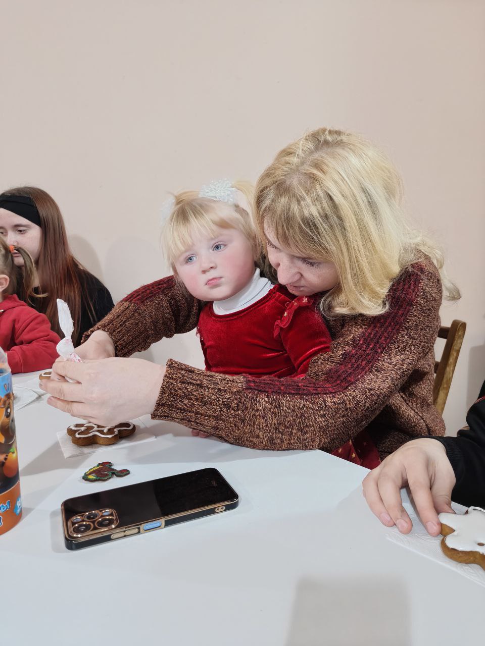 В Александропольском СДК ко Дню Св. Николая прошло яркое и увлекательное мероприятие - развлекательно-игровая программа "Снежные забавы" В Александропольском СДК ко Дню Св. Николая прошло яркое и увлекательное мероприятие - развлекательно-игровая программа "Снежные забавы"