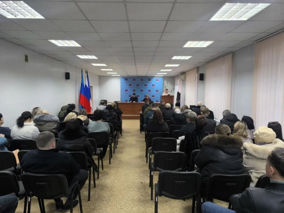Альберт Зинченко: Сегодня заместитель Главы Станично-Луганского муниципального округа Анна Кулиш провела рабочее совещание с руководителями учреждений социальной сферы Альберт Зинченко: Сегодня заместитель Главы Станично-Луганского муниципального округа Анна Кулиш провела рабочее совещание с руководителями учреждений социальной сферы