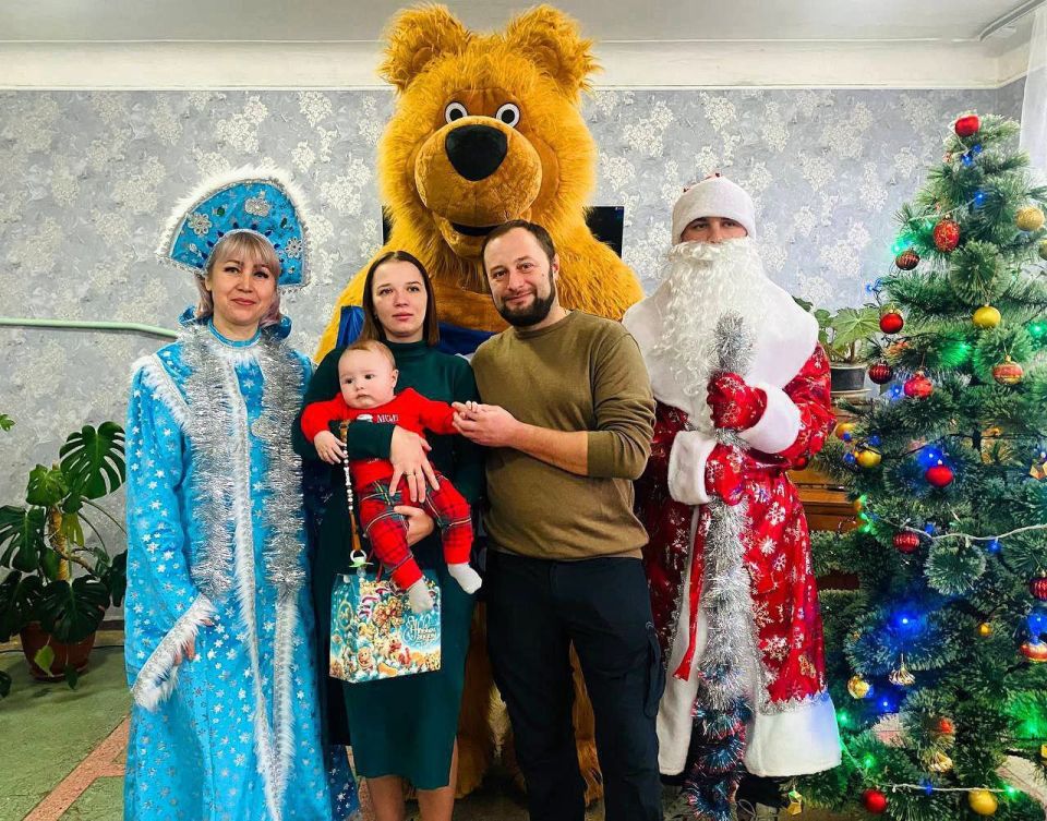 Новый год традиционно ассоциируется с чудом, ожиданием счастья и радостных сюрпризов Новый год традиционно ассоциируется с чудом, ожиданием счастья и радостных сюрпризов