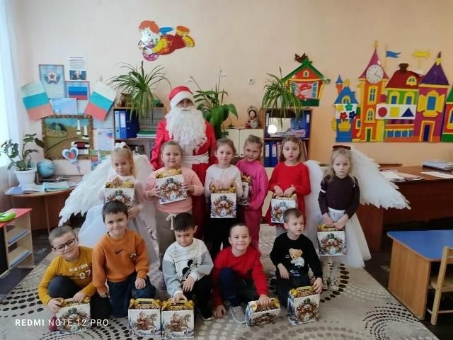 Андрей Рубанцов: Юные ровенчане продолжают получать подарки от региона-шефа Андрей Рубанцов: Юные ровенчане продолжают получать подарки от региона-шефа