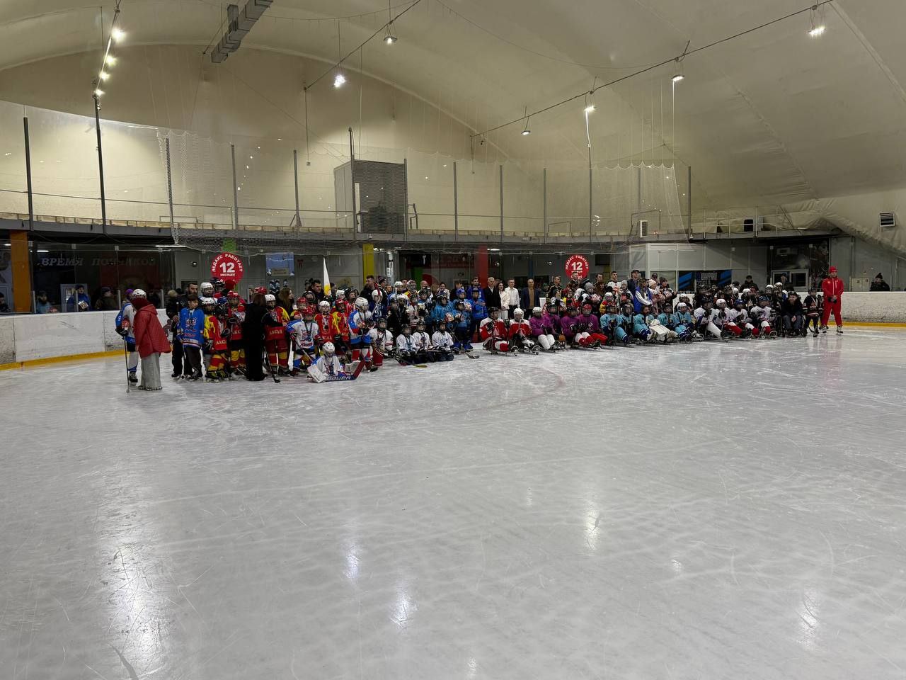 Виктор Водолацкий: Ровно месяц назад на приеме граждан по личным вопросам, ко мне за помощью обратилась руководитель инициативной группы по развитию следж-хоккея на территории ЛНР, а уже сегодня команда стала участником... Виктор Водолацкий: Ровно месяц назад на приеме граждан по личным вопросам, ко мне за помощью обратилась руководитель инициативной группы по развитию следж-хоккея на территории ЛНР, а уже сегодня команда стала участником...